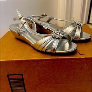 Touch Ups Women's Geri Manmade Wedge Sandal